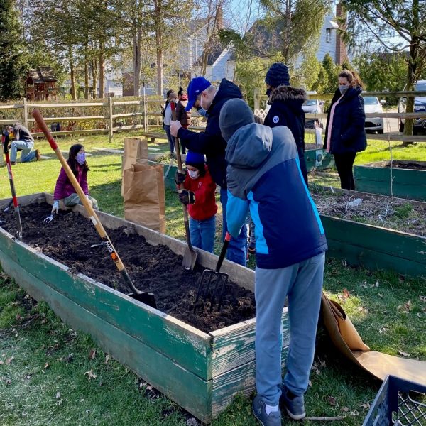 Cub_Scout_Pack_199_Cleaning_Their_Bed