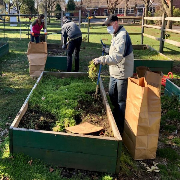 Jessie_Sean_and_Greg_Cleaning_Out_the_Beds